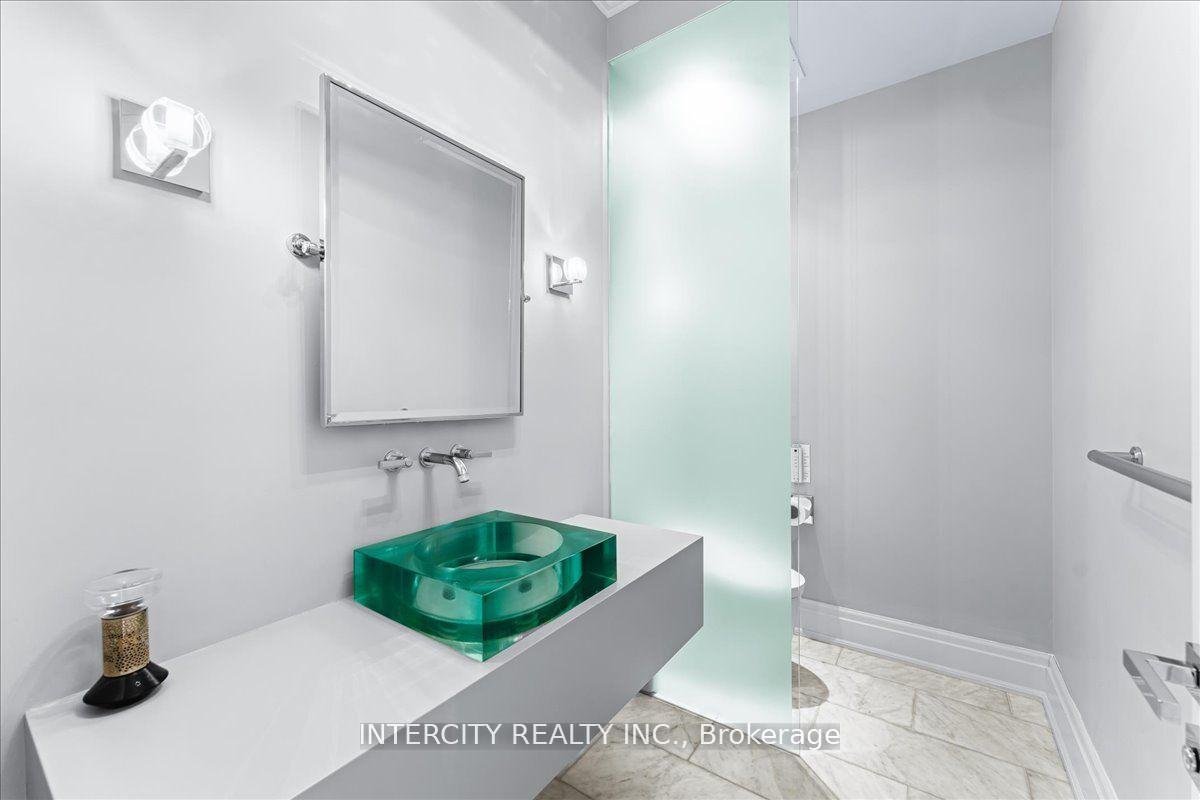 3 Bedrooms Condo at 50 Yorkville, Toronto For sale