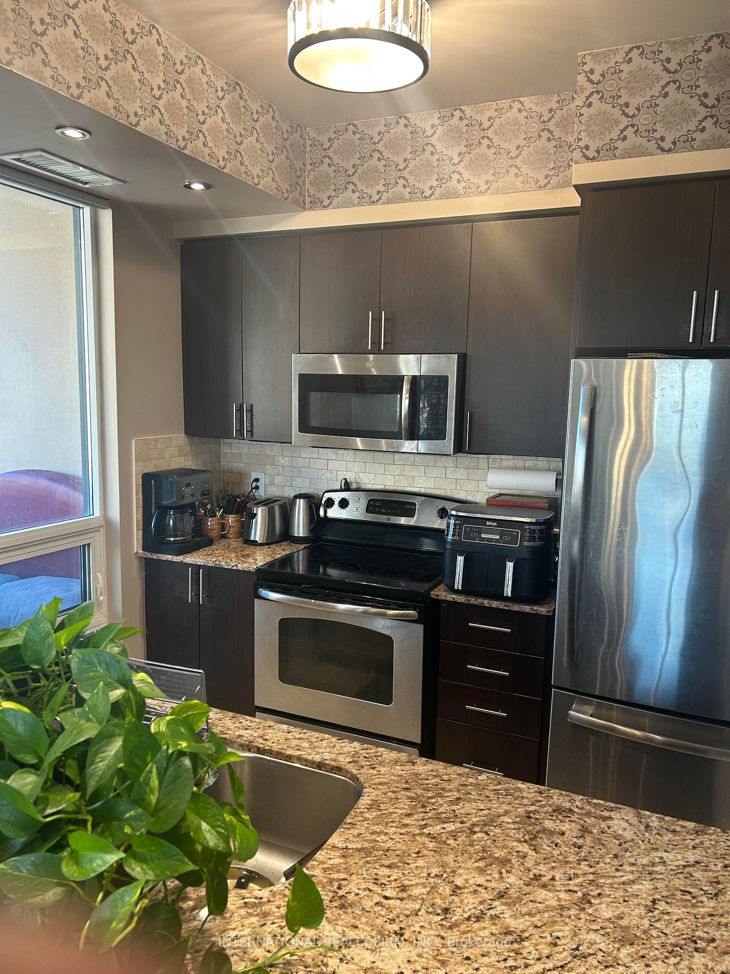 2 Bedrooms Condo at 520 Steeles, Vaughan For sale