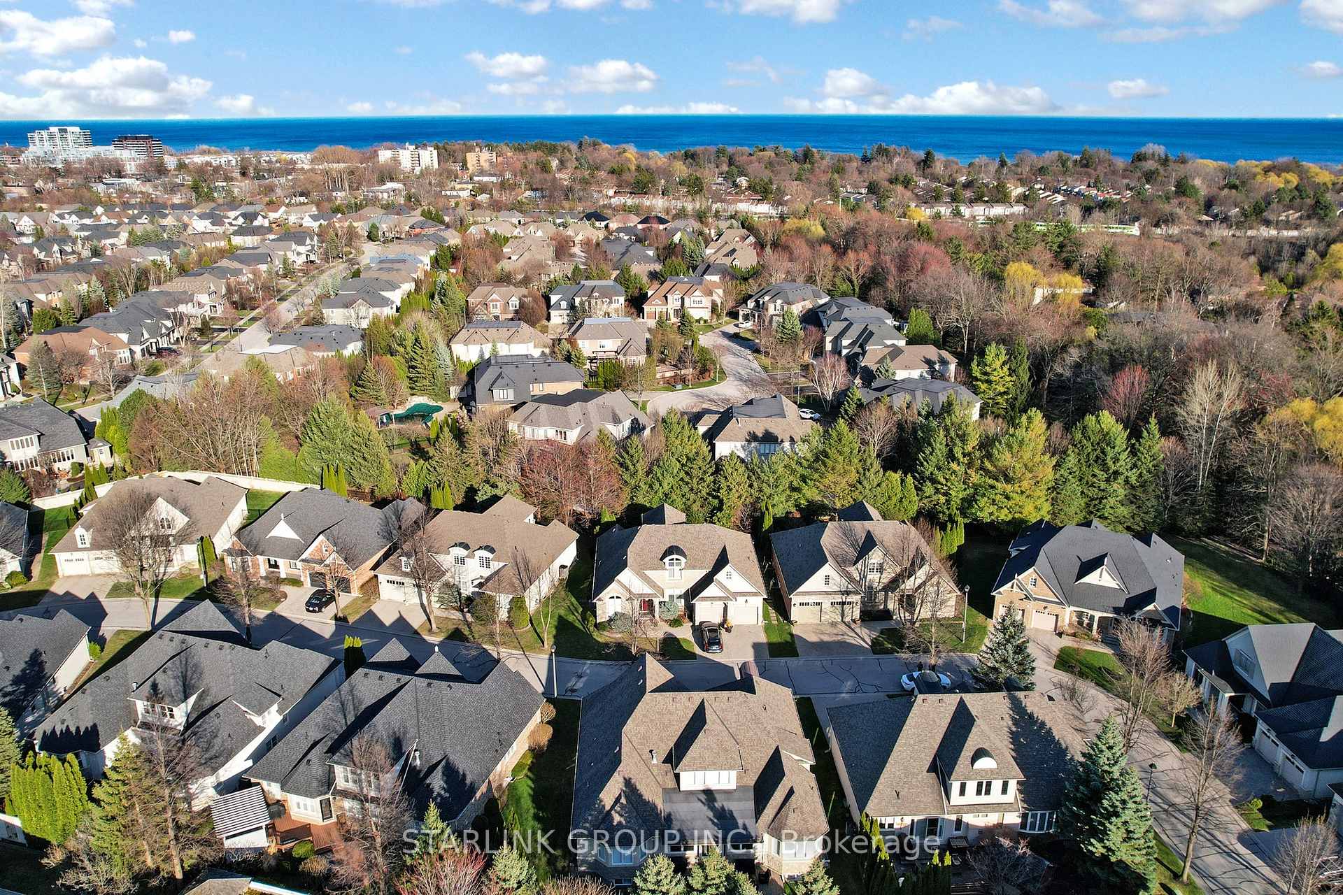 6 Bedrooms Condo at 729 Hidden Grove,  Mississauga For sale