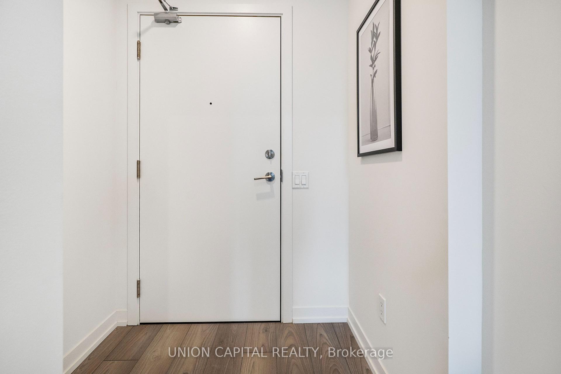 1 Bedroom Condo at 82 Dalhousie,  Toronto For sale