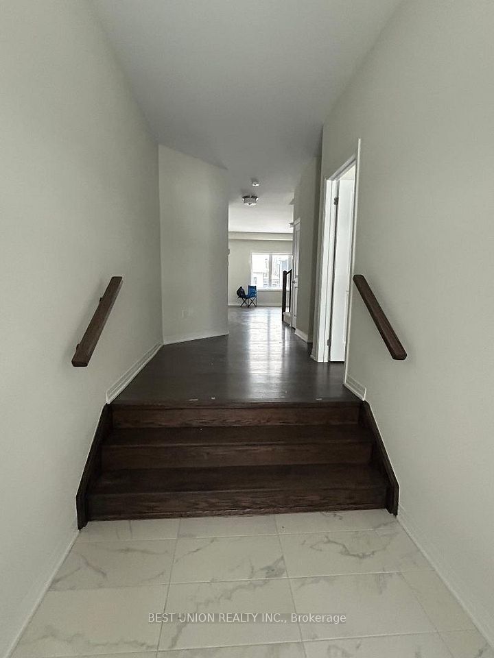 3023 Sandy Acres Avenue, Severn, ON L3V 8P8