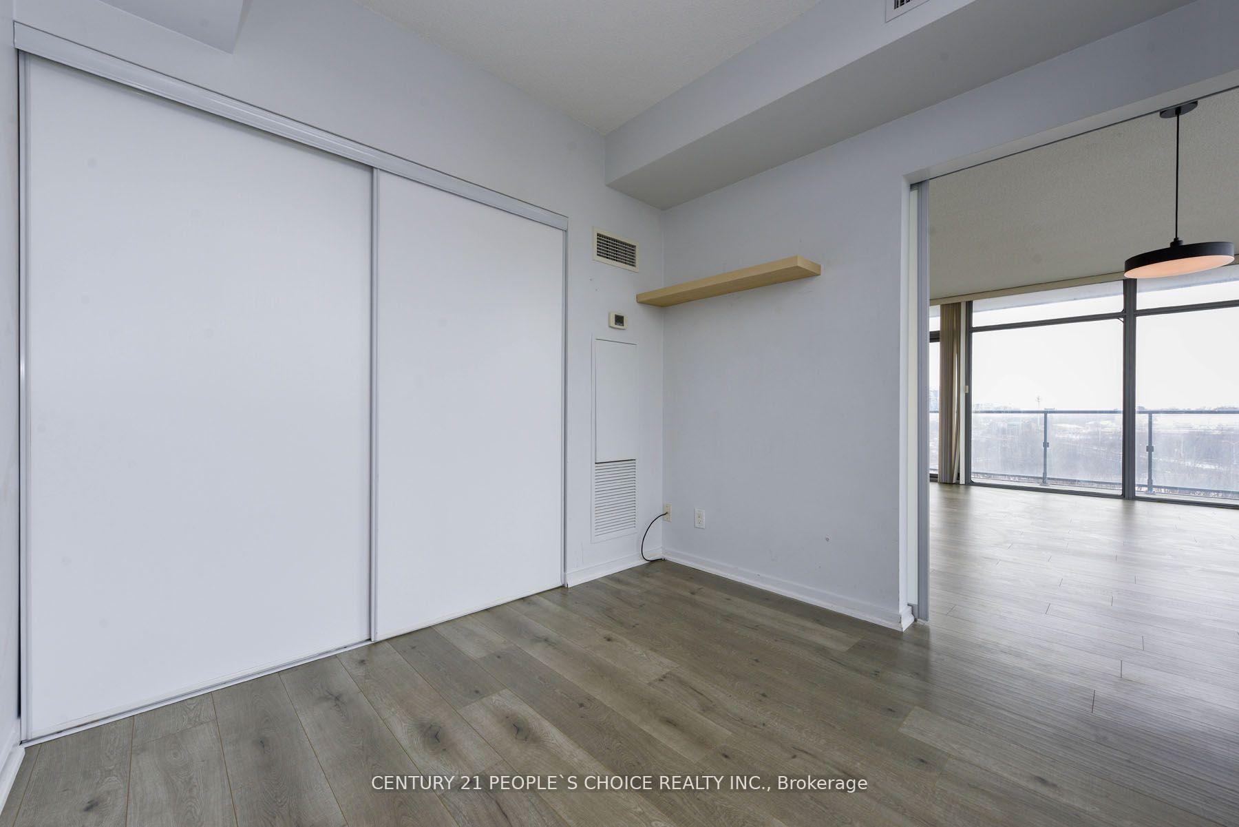 2 Bedrooms Condo at 105 The Queensway, Toronto For sale