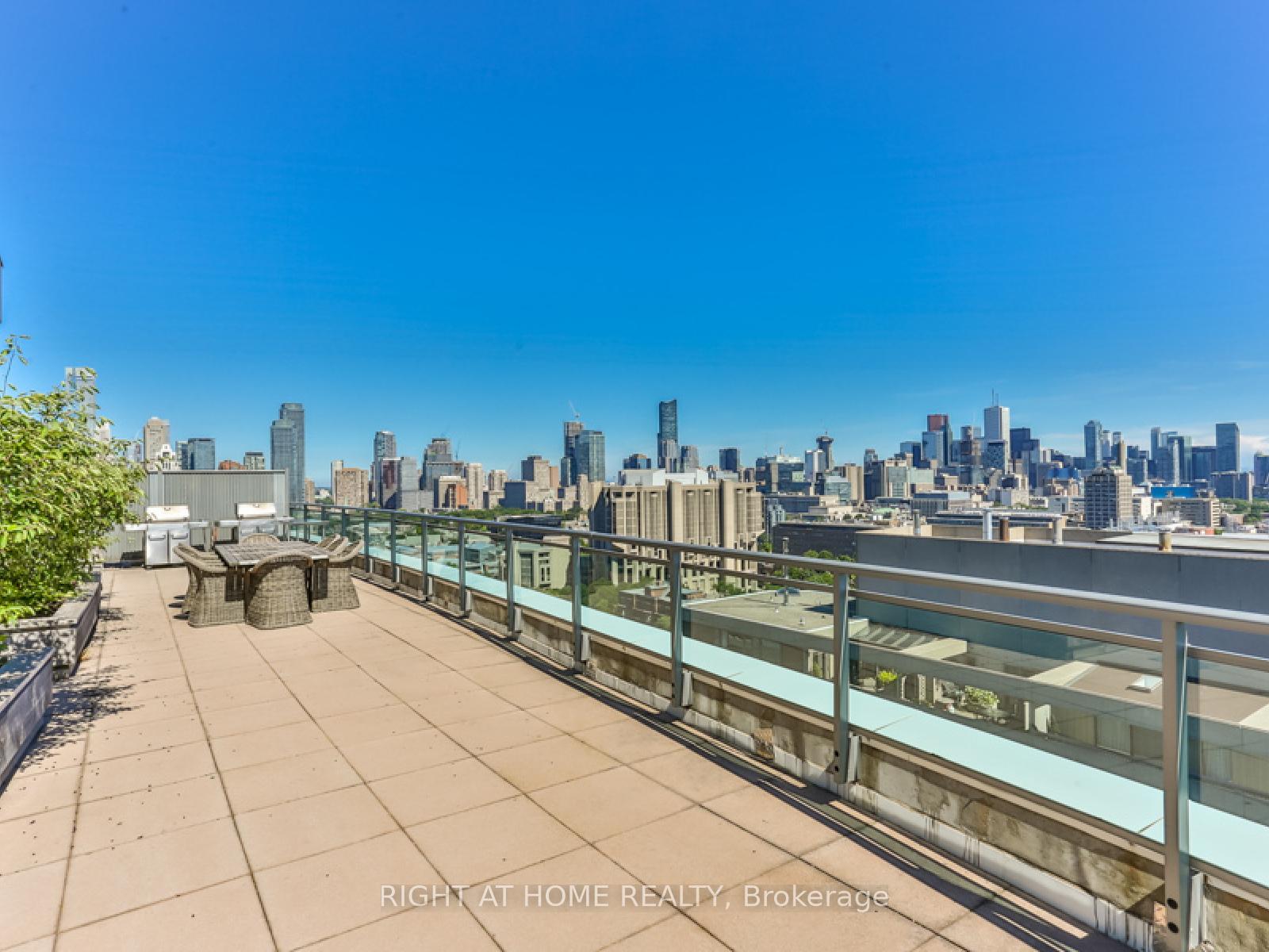 2 Bedrooms Condo at 736 Spadina, Toronto For sale