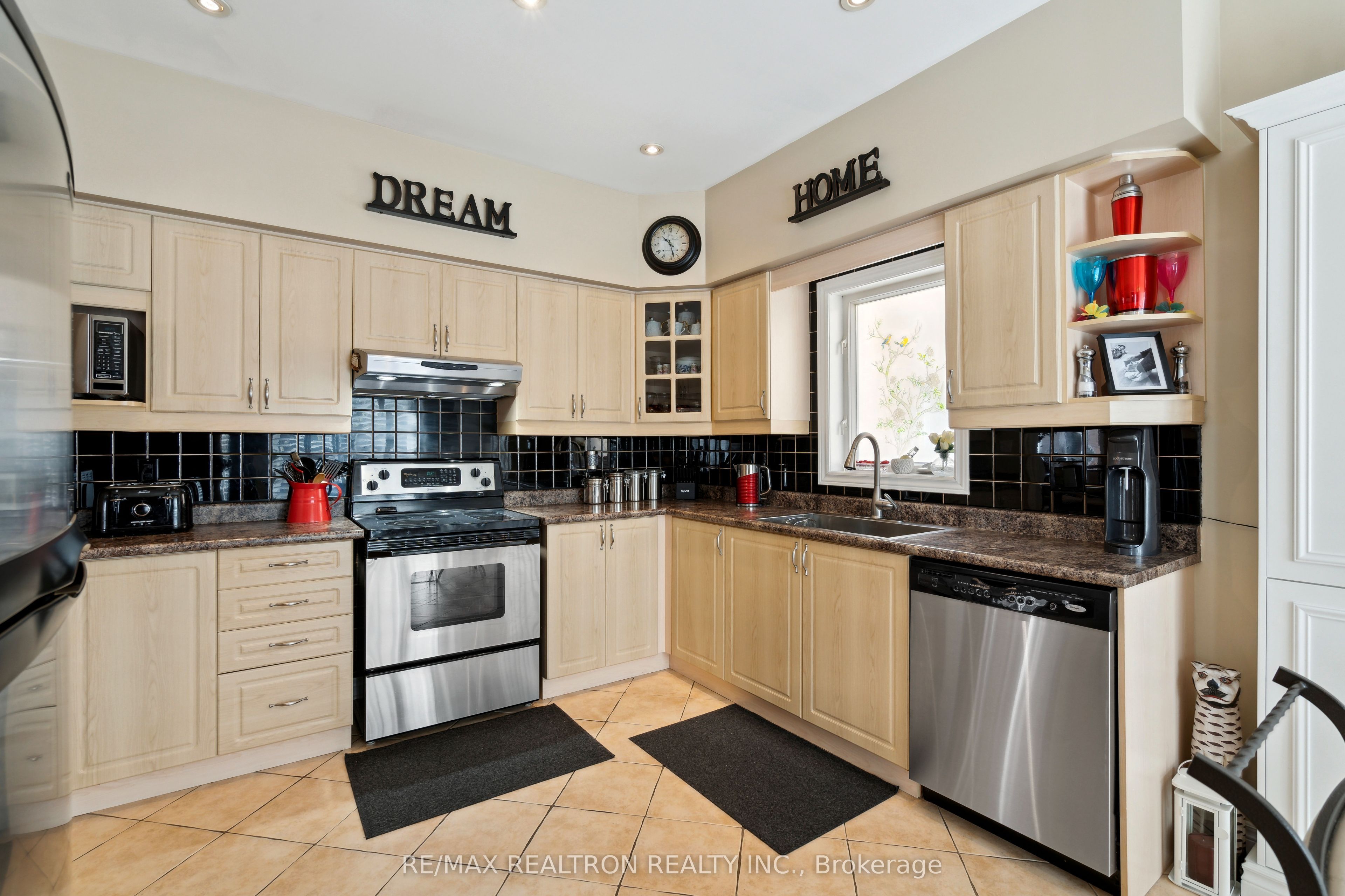 545 Pleasant Ridge Avenue
