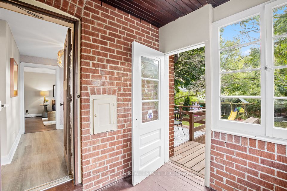14 Lawnhurst Boulevard