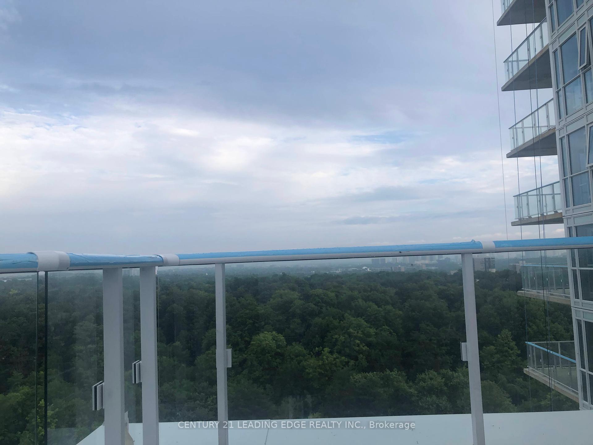 2 Bedrooms Condo at 10 Deerlick,  Toronto For sale