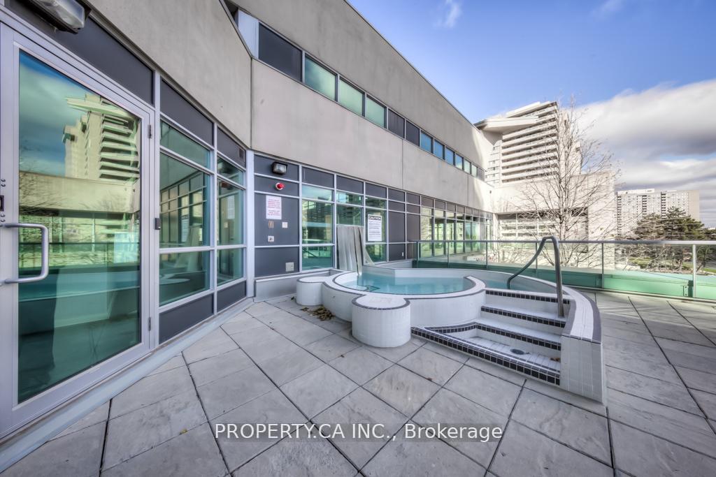 2 Bedrooms Condo at 33 Elm, Mississauga For sale