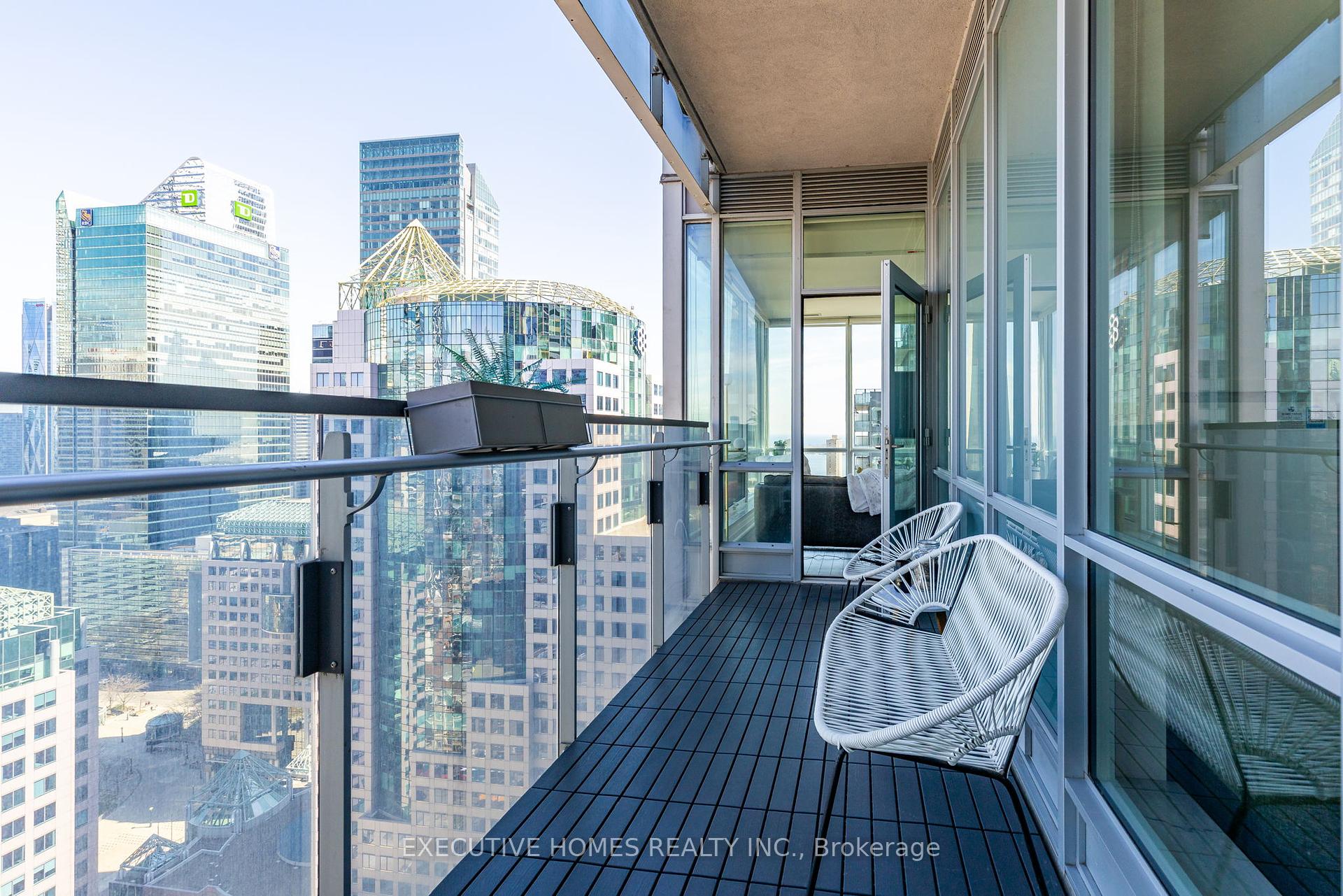 2 Bedrooms Condo at 80 John,  Toronto For sale