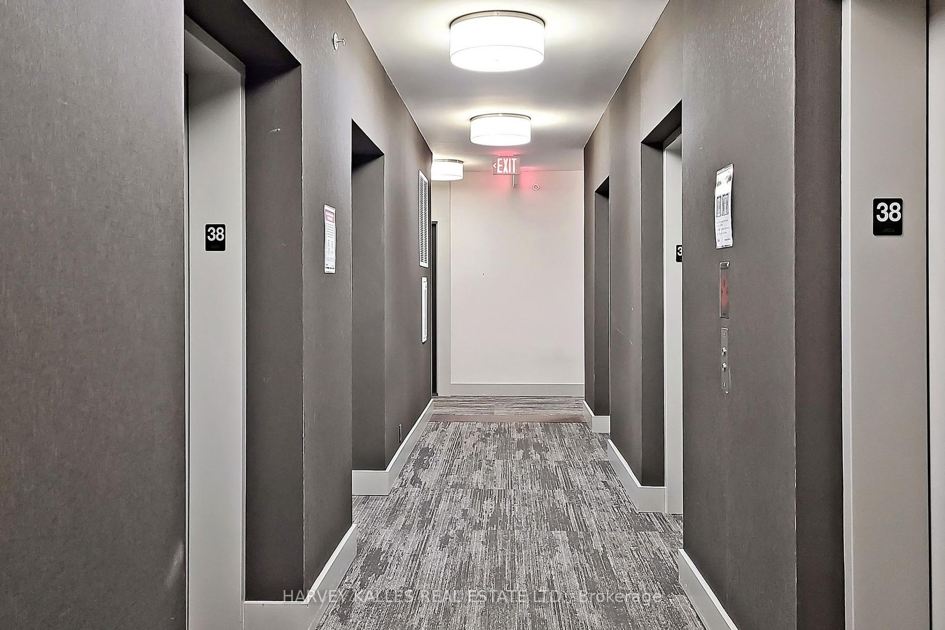 2 Bedrooms Condo at 10 Park Lawn, Toronto For sale