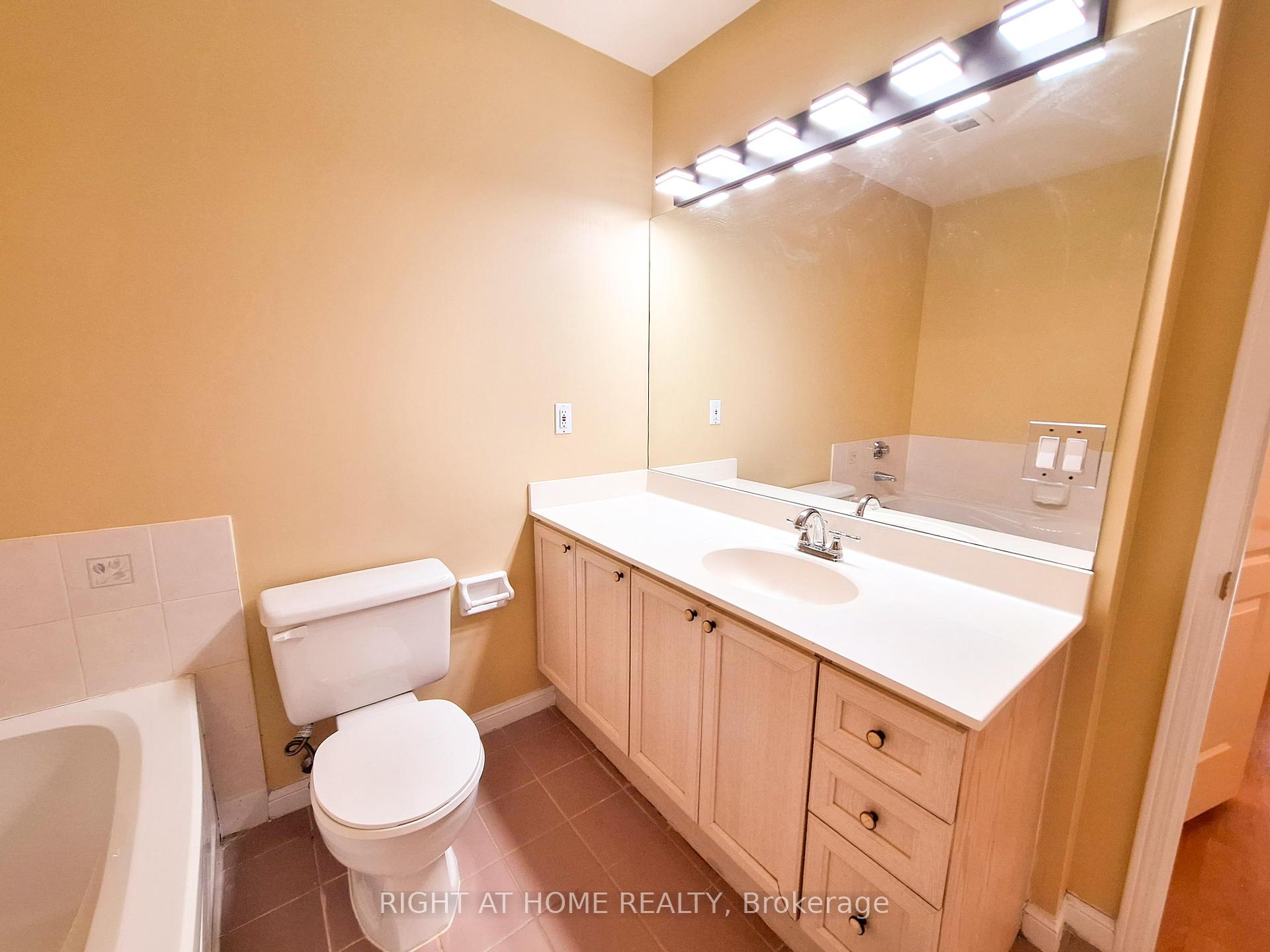 4 Bedrooms Condo at 821 Grandview, Toronto For sale