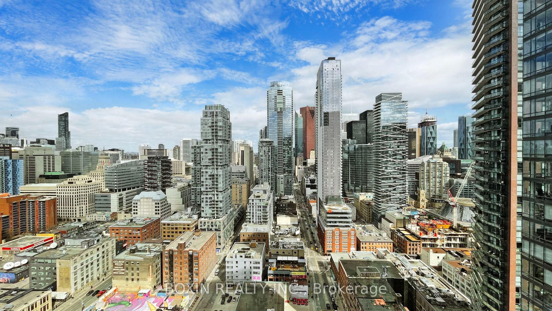 2 Bedrooms Condo at 290 Adelaide,  Toronto For sale