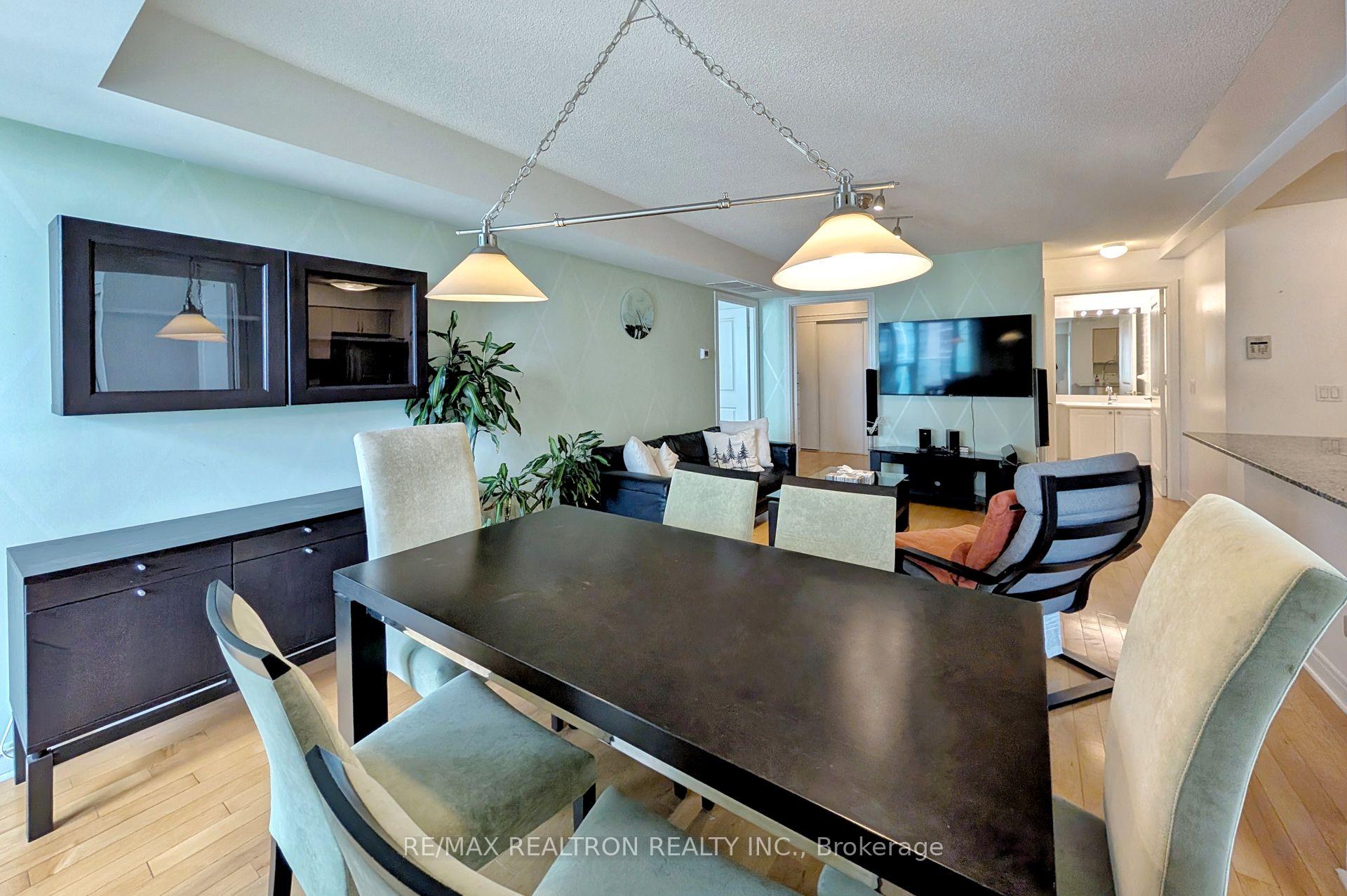 3 Bedrooms Condo at 35 Bales, Toronto For sale