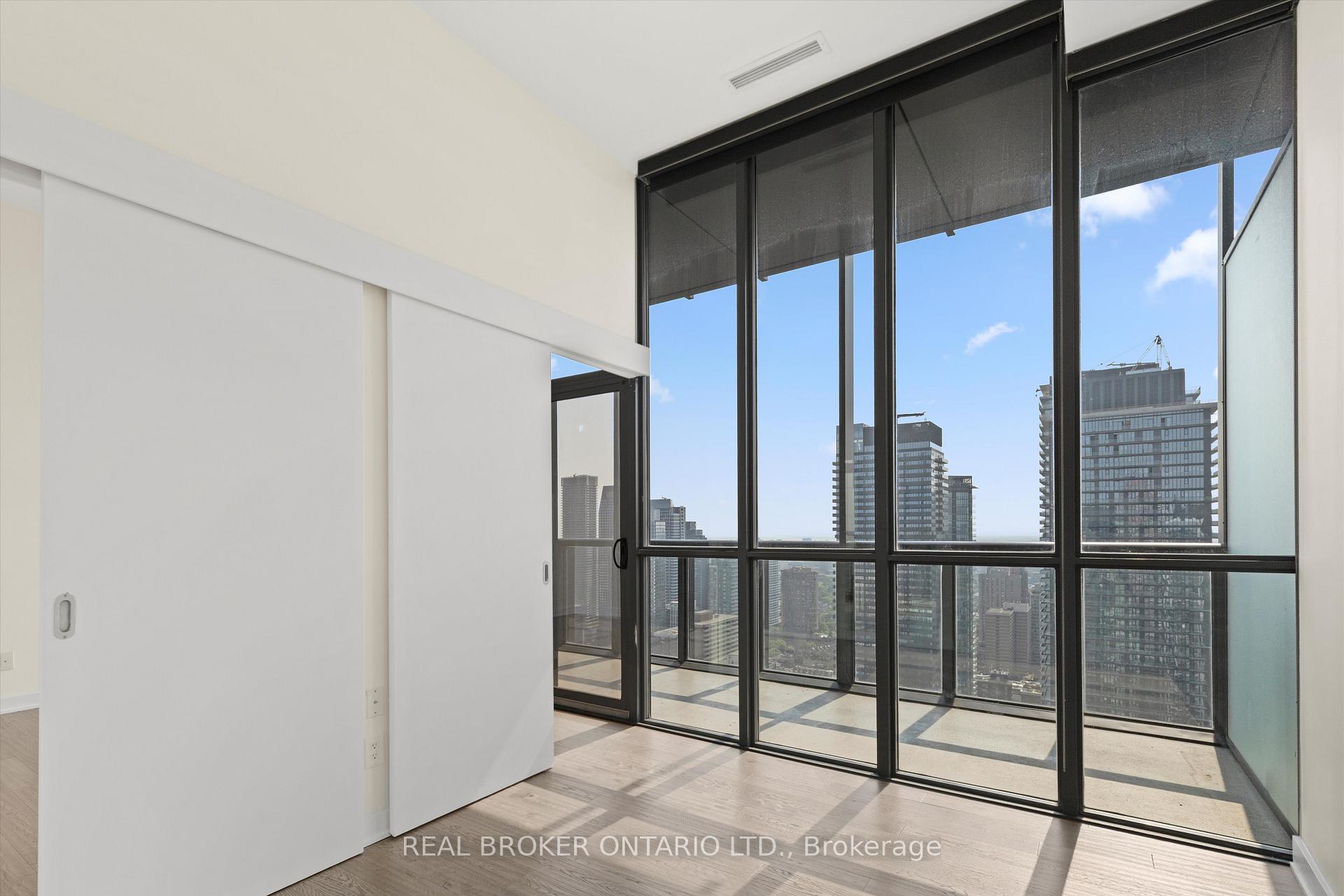 1 Bedroom Condo at 110 Charles, Toronto For sale