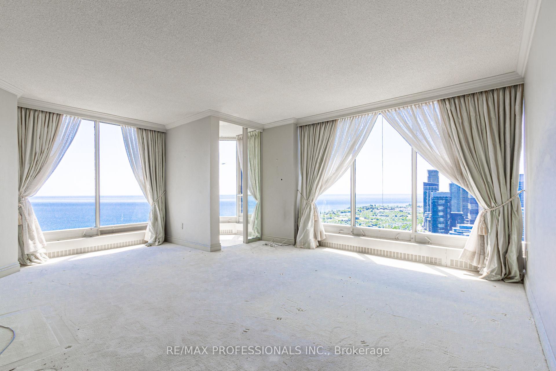 3 Bedrooms Condo at 2045 Lake Shore,  Toronto For sale