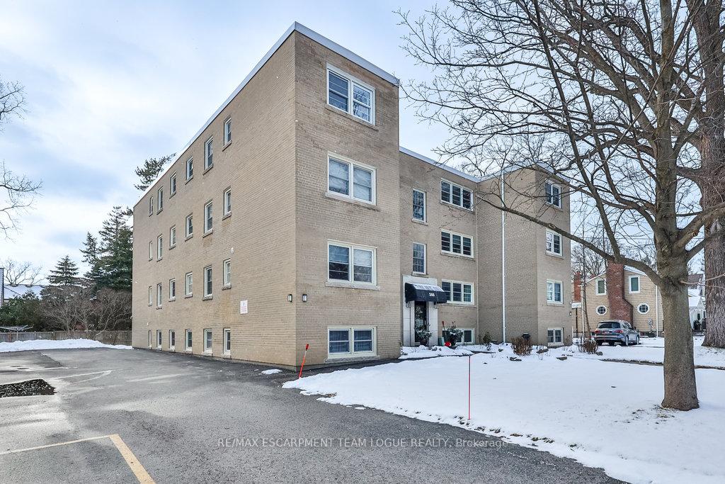2 Bedrooms Co-op at 288 Reynolds,  Oakville For sale