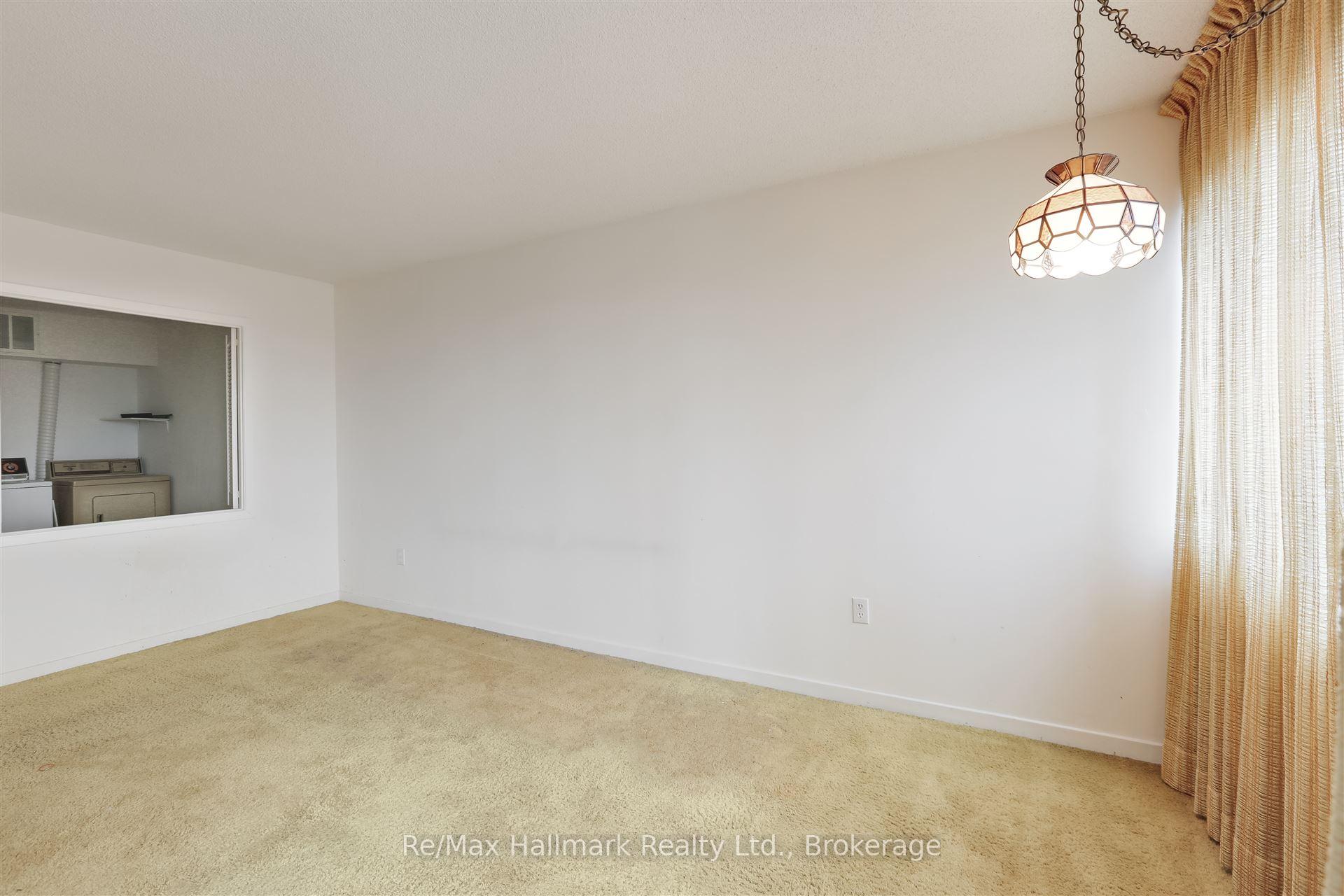 2 Bedrooms Condo at 1580 Mississauga Valley,  Mississauga For sale