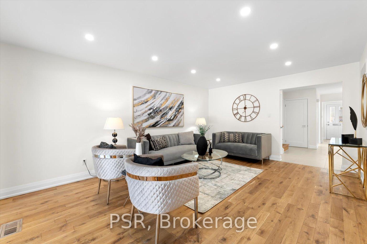 4 Bedrooms Condo at 42 Crimson Millway, Toronto For sale