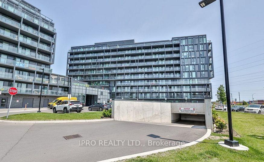 2 Bedrooms Condo at 3200 Dakota, Burlington For sale
