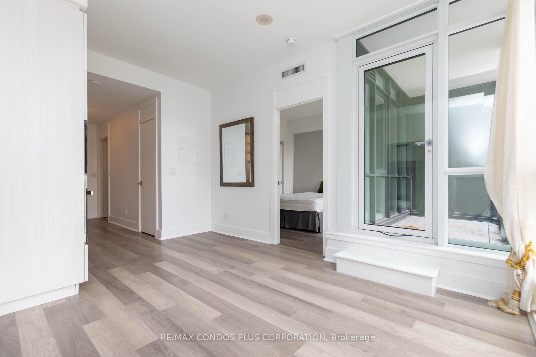 1 Bedroom Condo at 32 Davenport, Toronto For sale