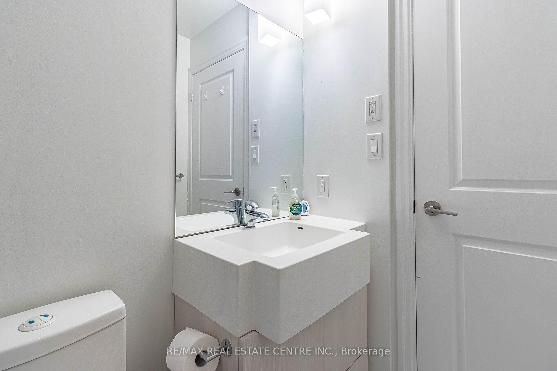 1 Bedroom Condo at 8 The Esplanade, Toronto For sale