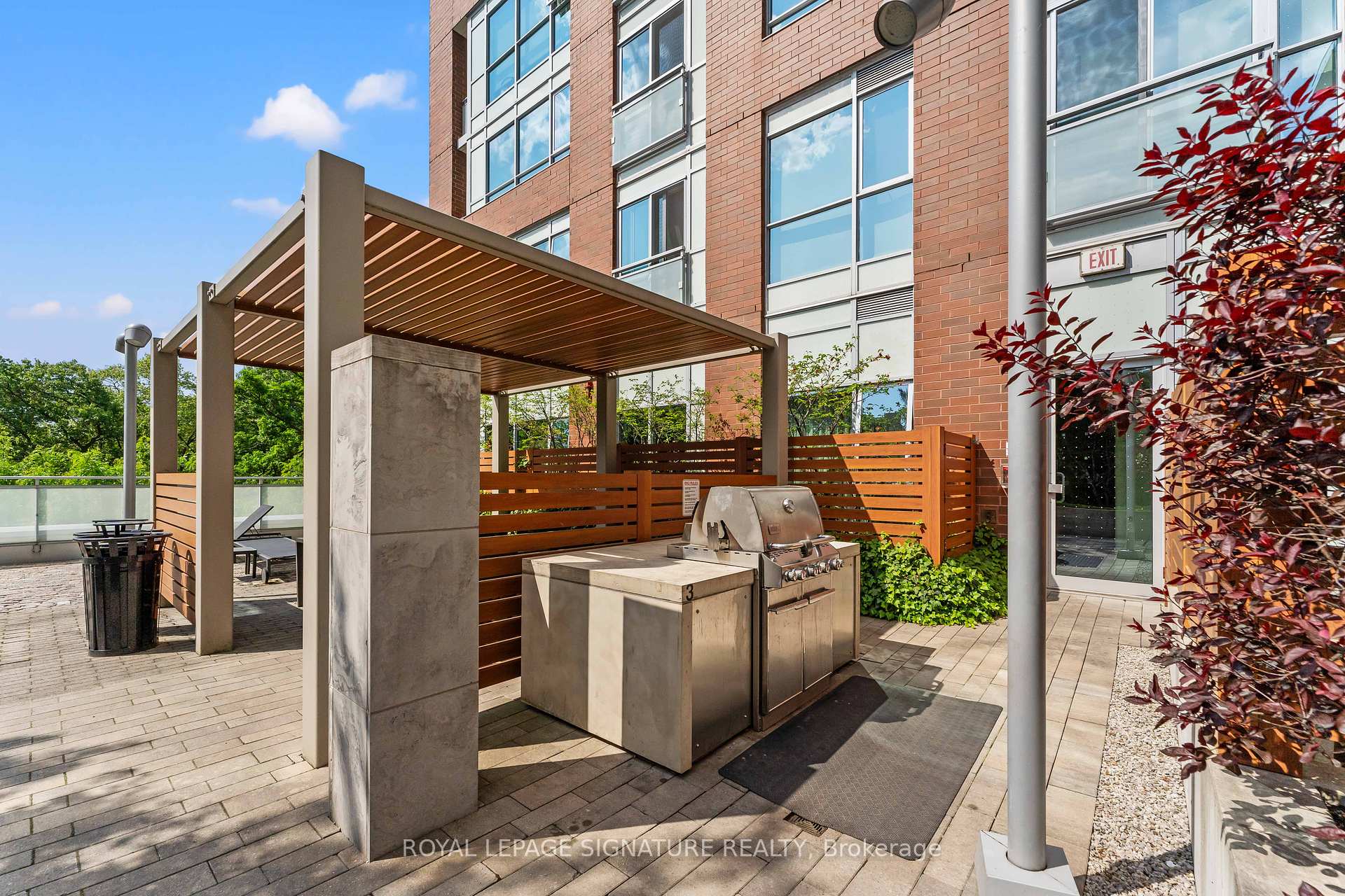 2 Bedrooms Condo at 1830 Bloor, Toronto For sale