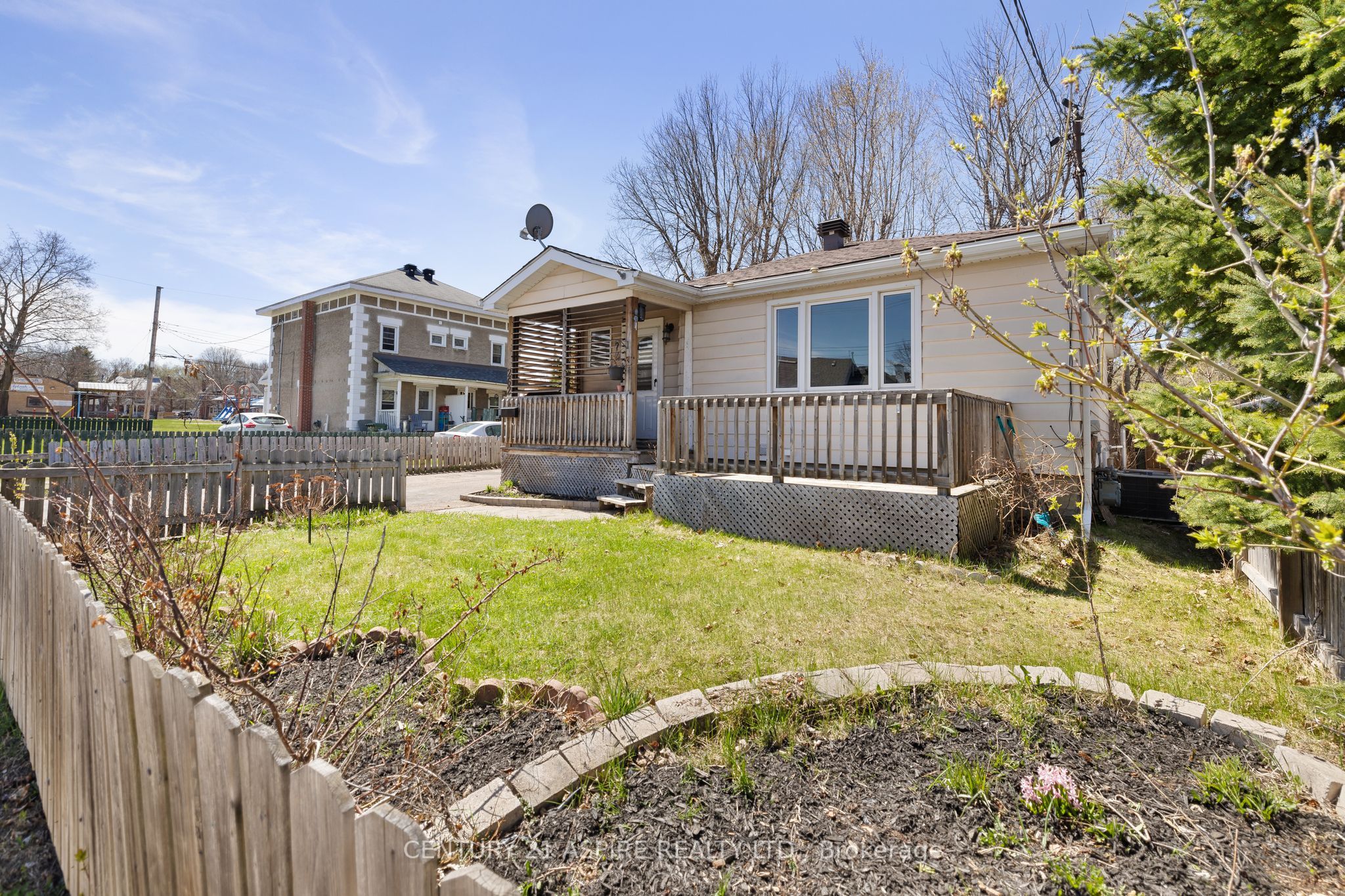 262 James Street, Pembroke, ON K8A 4T8