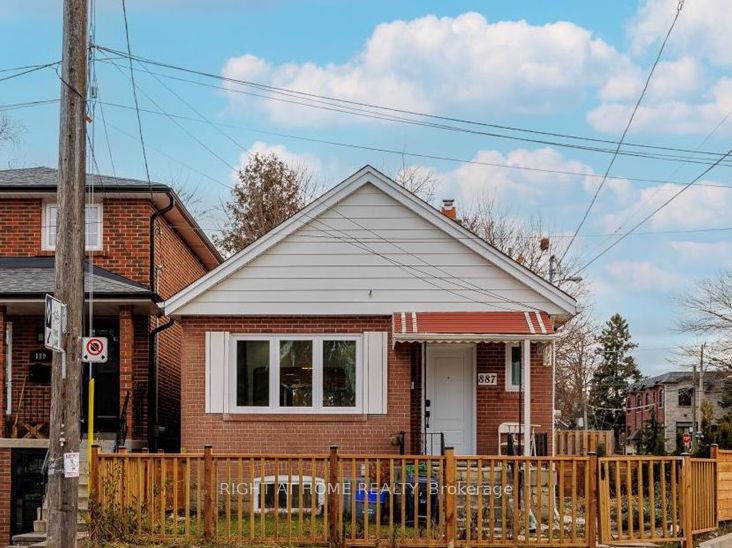 887 Cosburn Avenue, Toronto, ON M4C 2W5