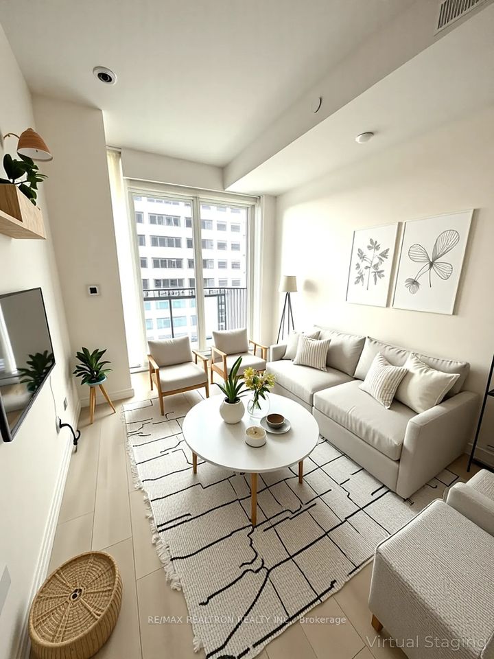 8 Eglinton