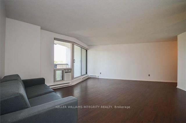 1380 Prince of Wales Drive N, #202