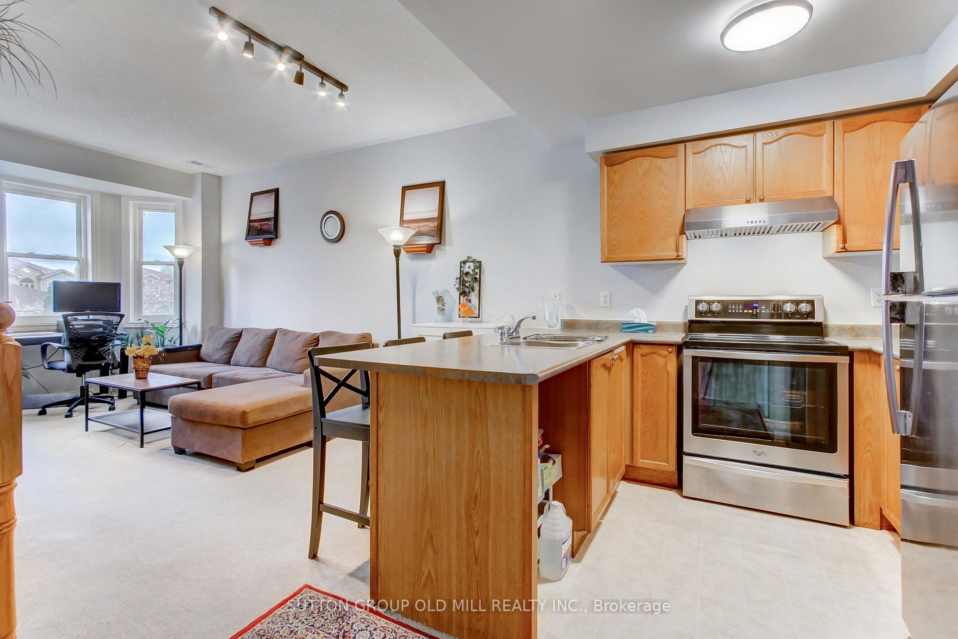 3 Bedrooms Condo at 760 Lawrence,  Toronto For sale