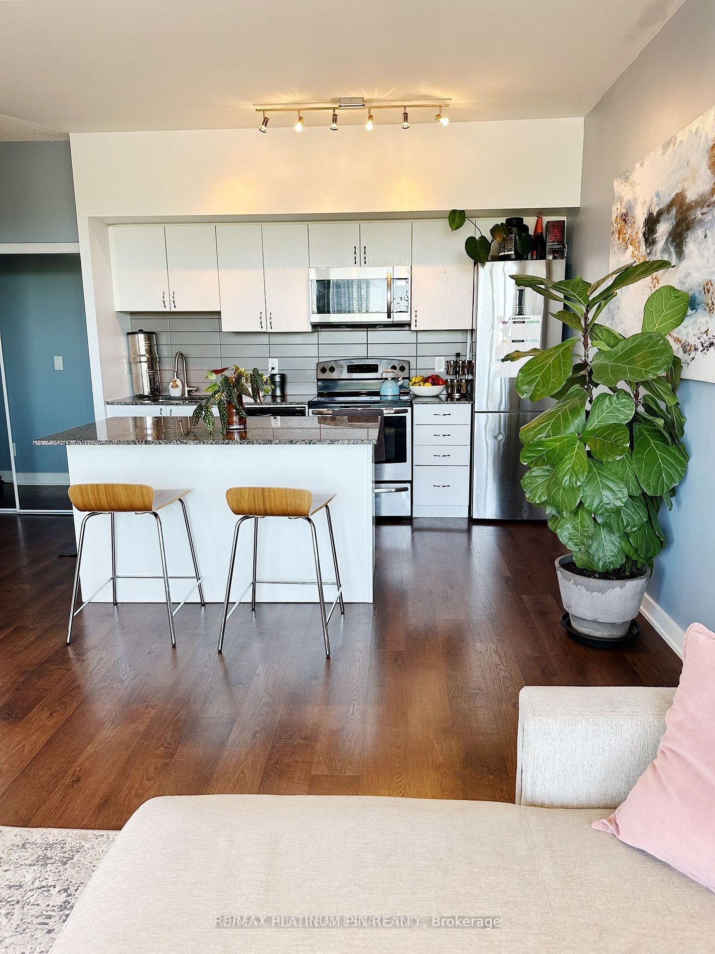 11 Superior Avenue, #812