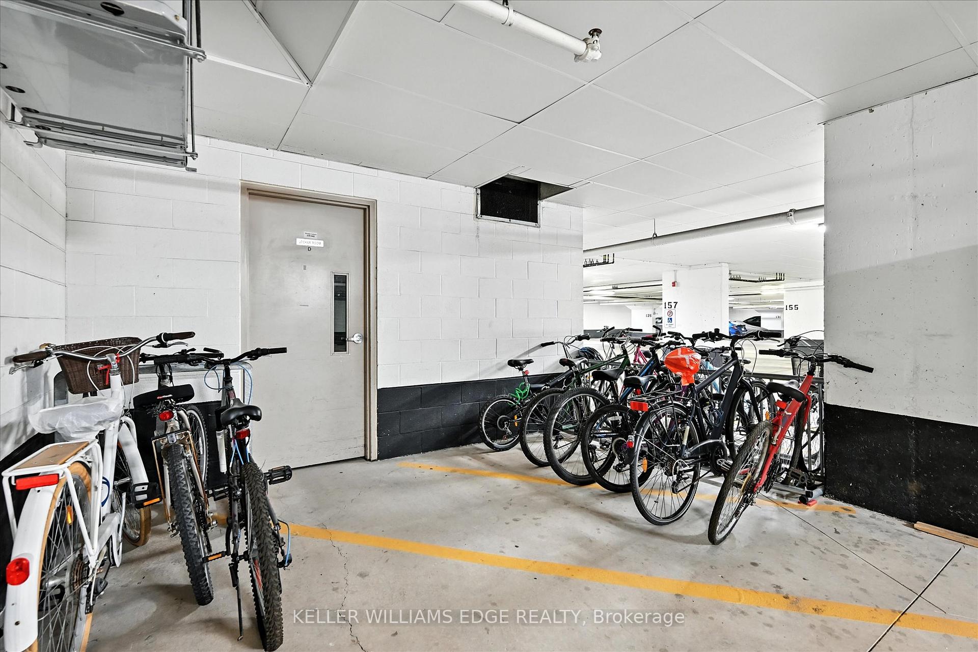 1 Bedroom Condo at 3070 Rotary, Burlington For sale