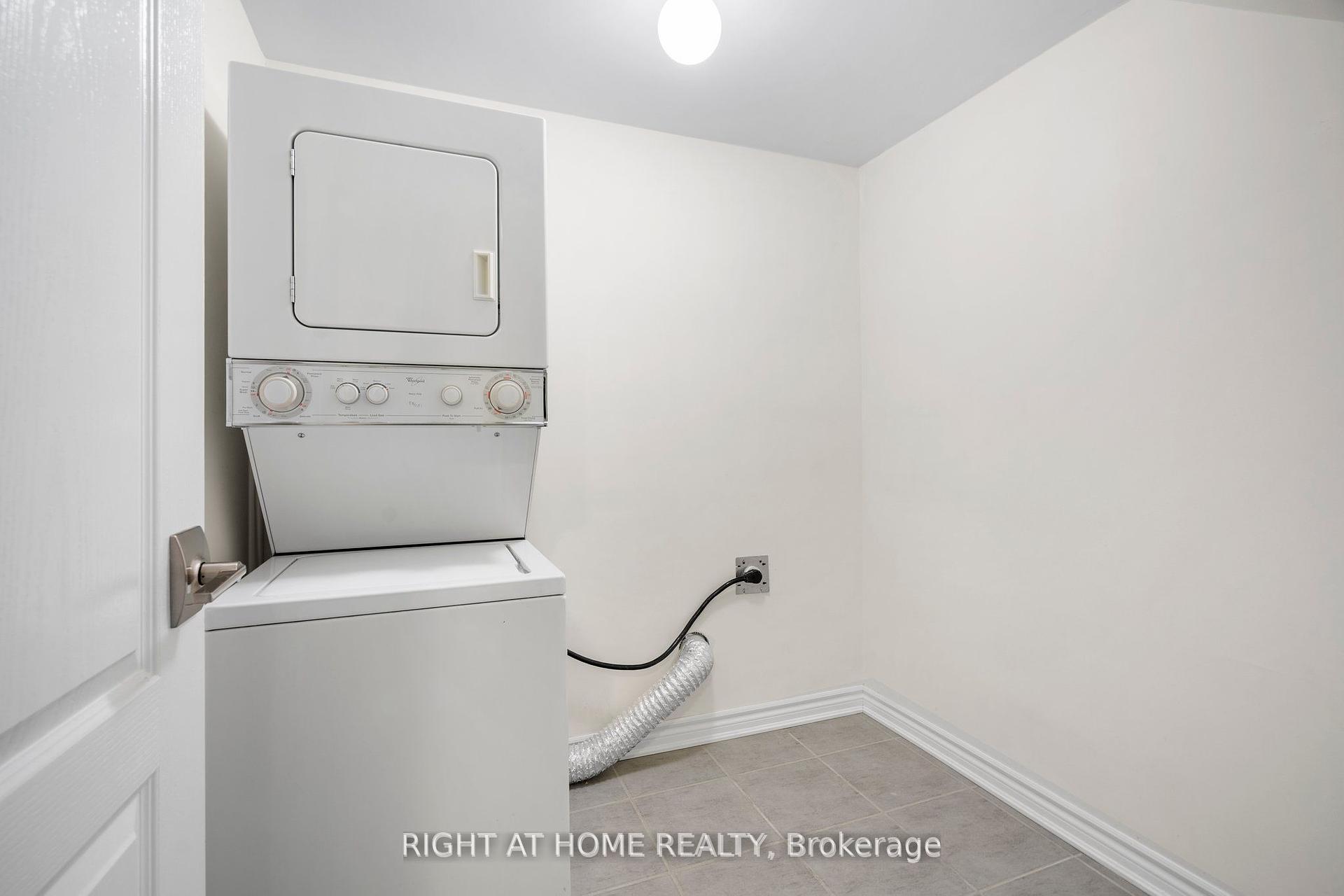 3 Bedrooms Condo at 25 Heron Park, Toronto For sale
