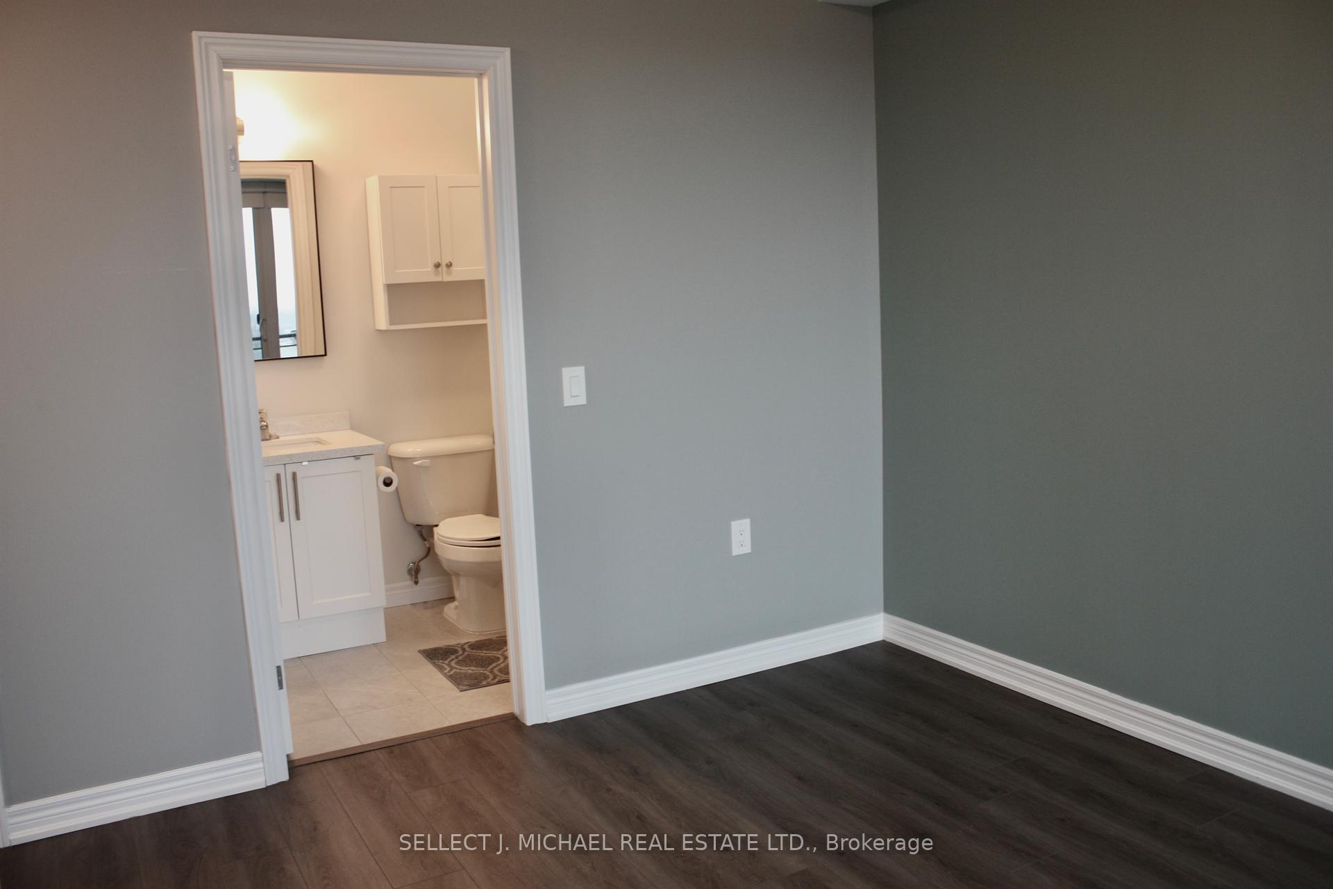 2 Bedrooms Condo at 2750 King,  Hamilton For sale