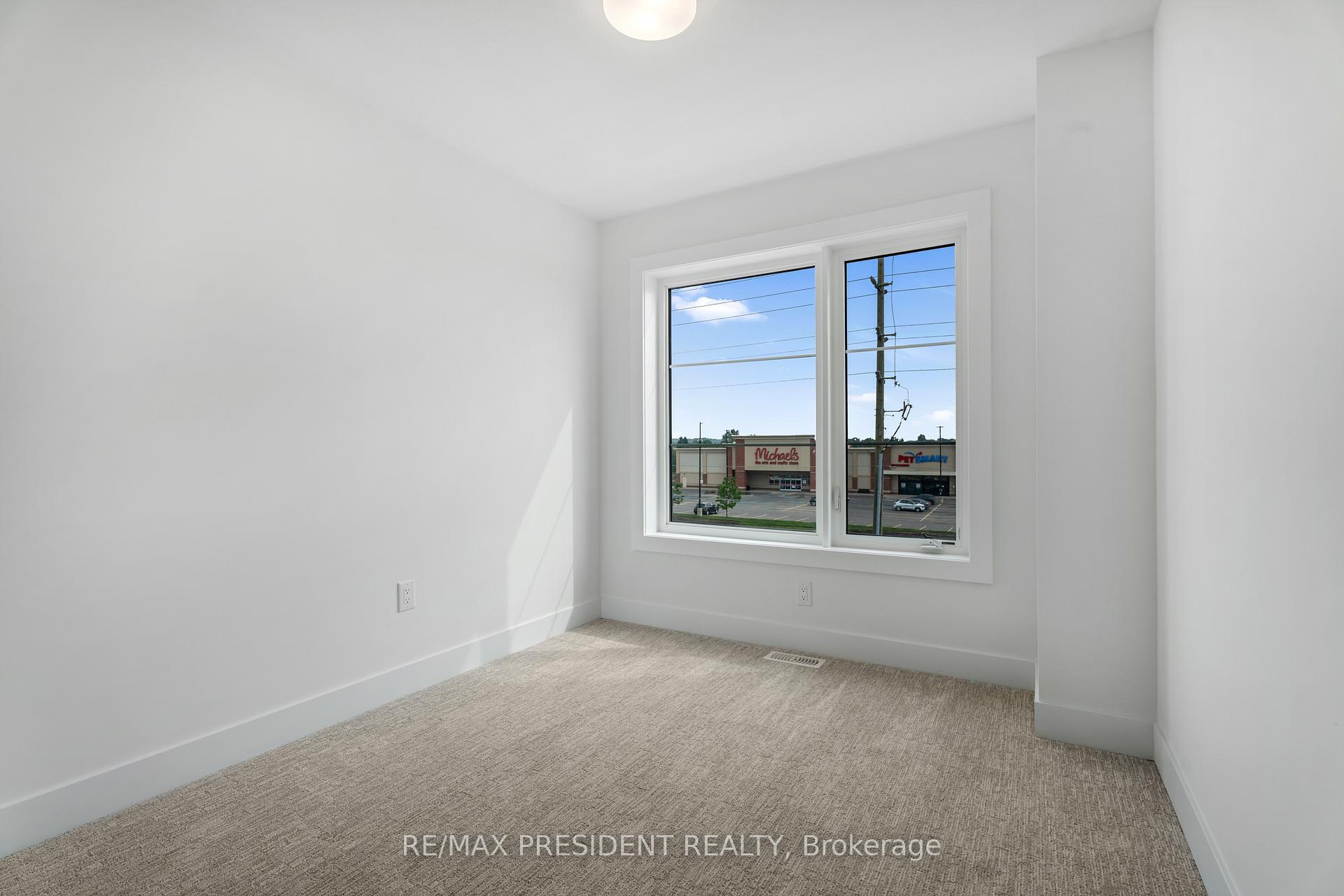 3 Bedrooms Condo at 2273 Turnberry, Burlington For sale