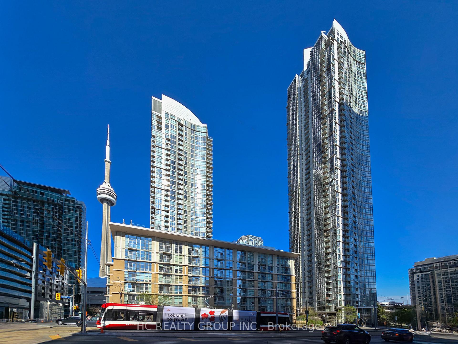 3 Bedrooms Condo at 35 Mariner, Toronto For sale