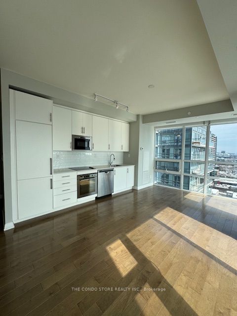 460 Adelaide