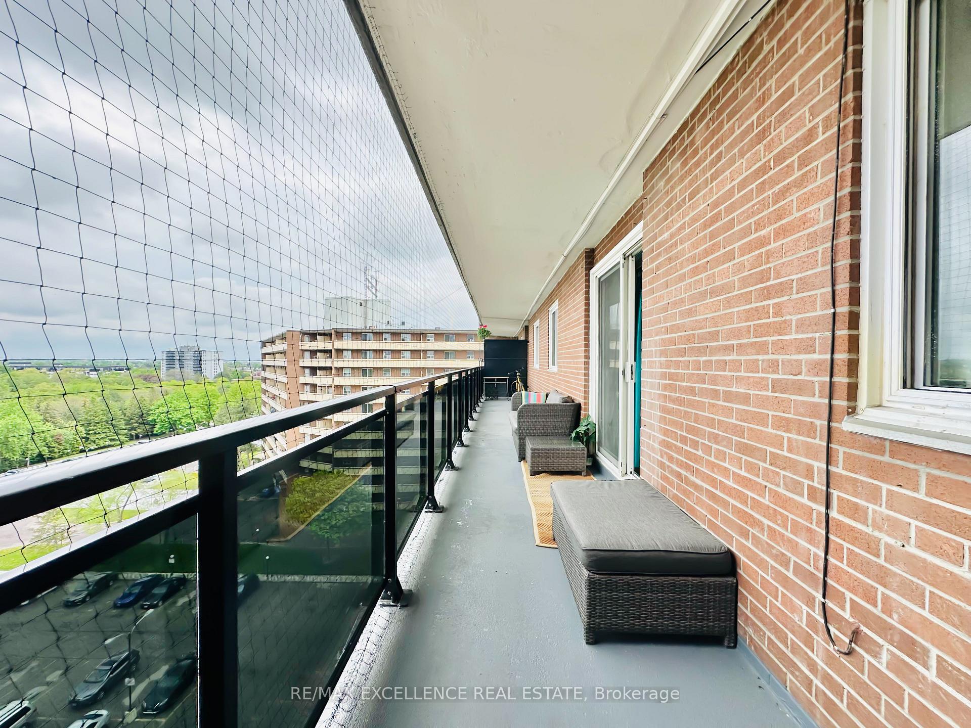 2 Bedrooms Condo at 3533 Derry,  Mississauga For sale