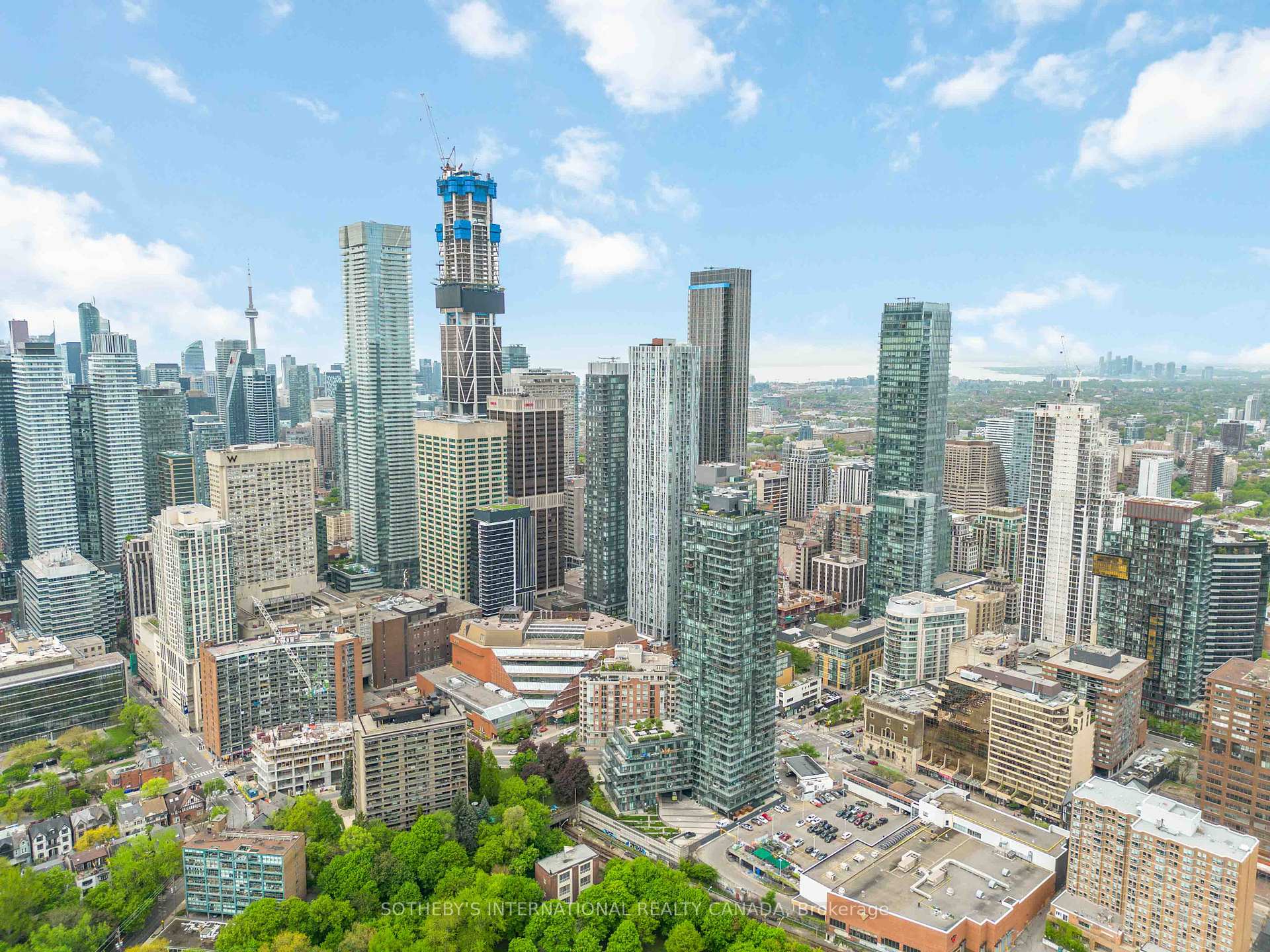 2 Bedrooms Condo at 825 Church, Toronto For sale
