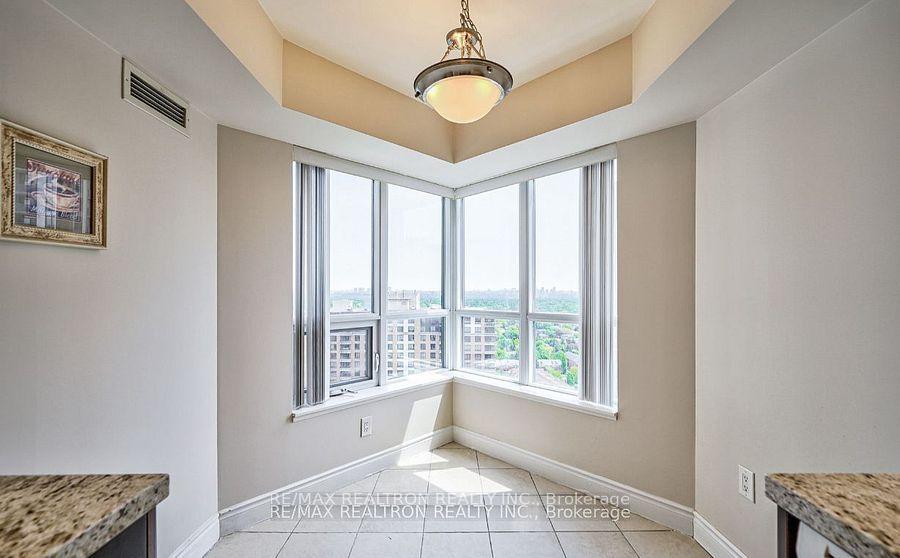 3 Bedrooms Condo at 500 Doris, Toronto For sale