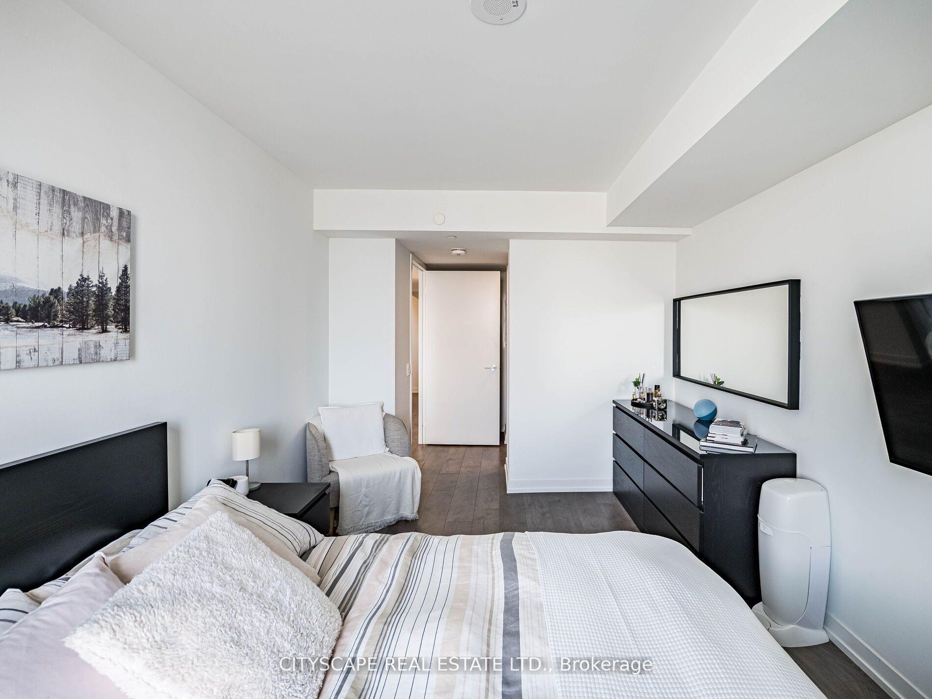 4 Bedrooms Condo at 9 Buttermill, Vaughan For sale