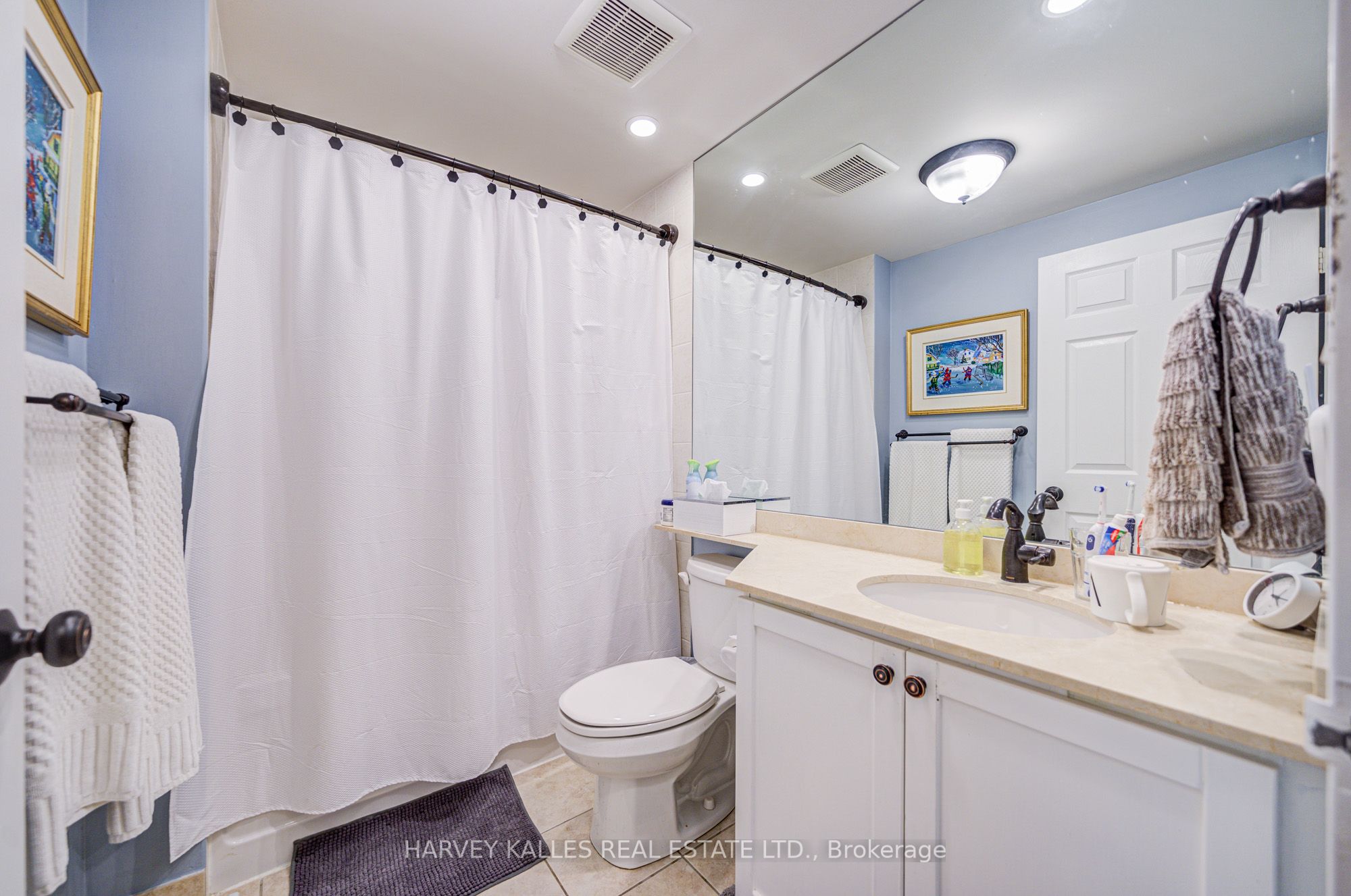245 Davisville Avenue, #LPH01