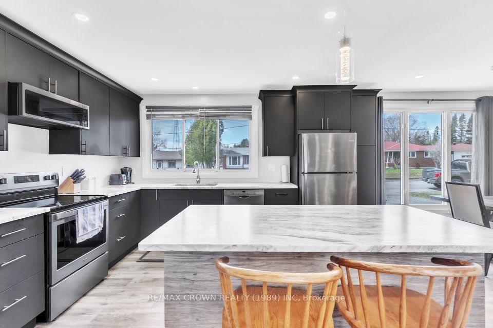40 Birch Crescent, Temagami, ON P0H 2H0