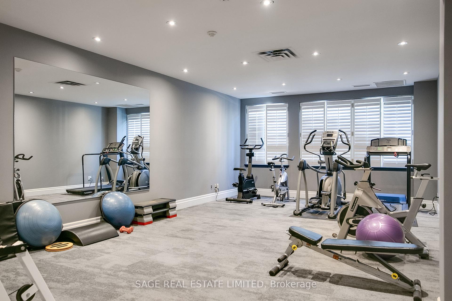 2 Bedrooms Condo at 111 Merton, Toronto For sale