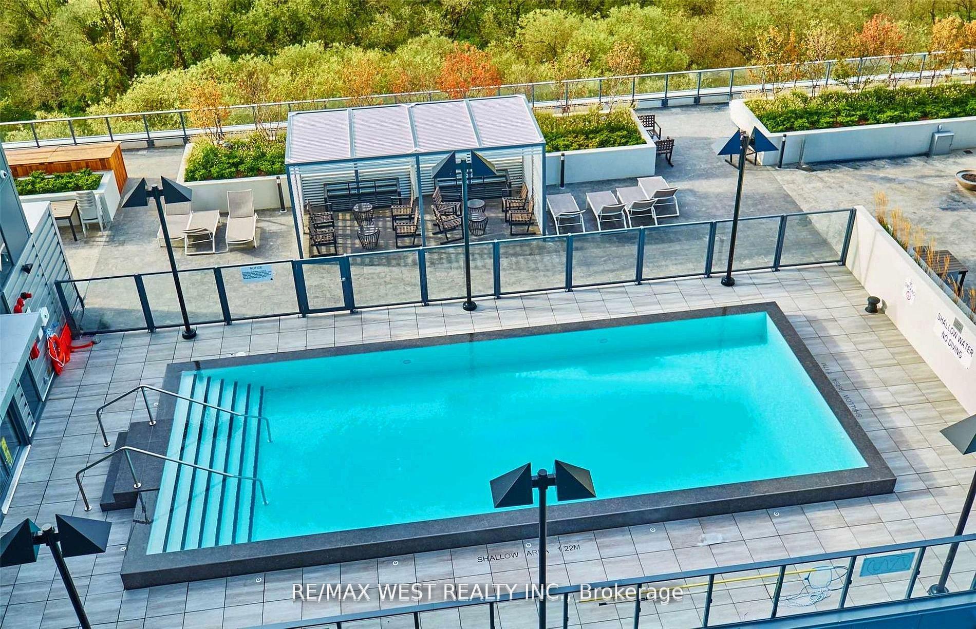 1 Bedroom Condo at 10 Park Lawn, Toronto For sale
