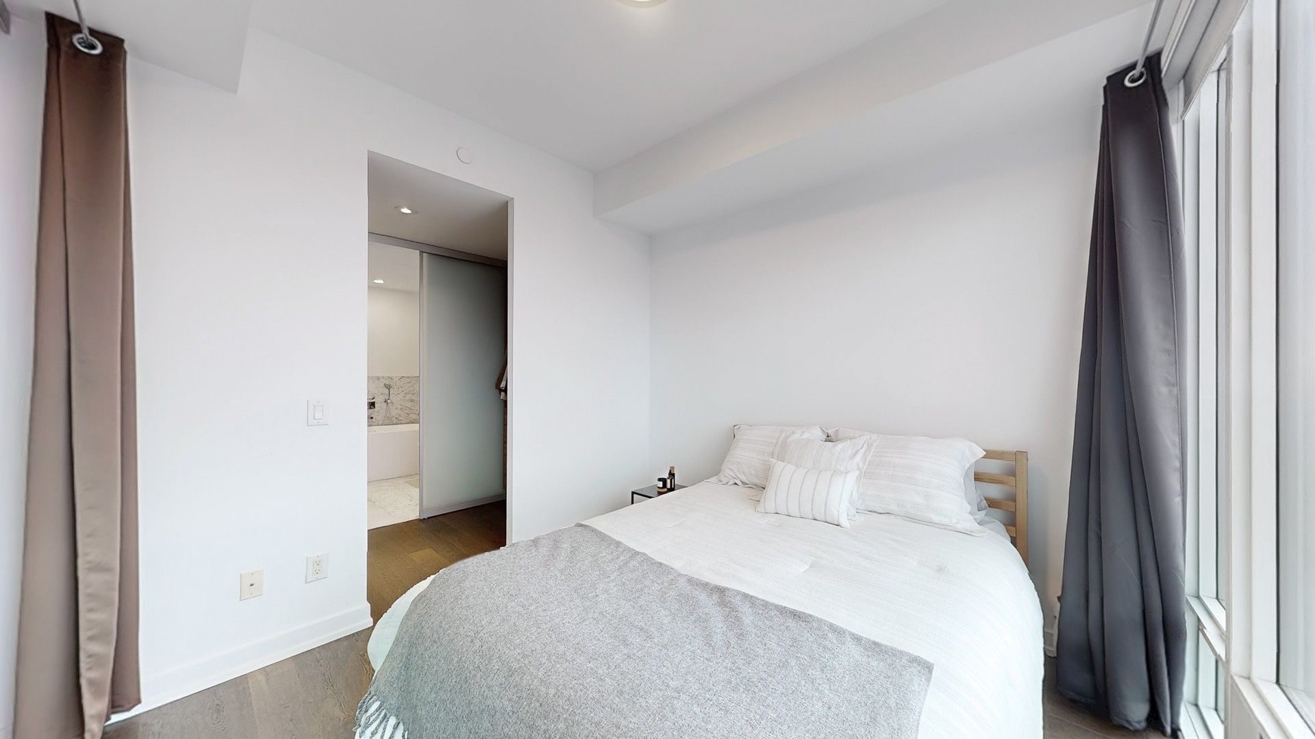 488 University Avenue 4411