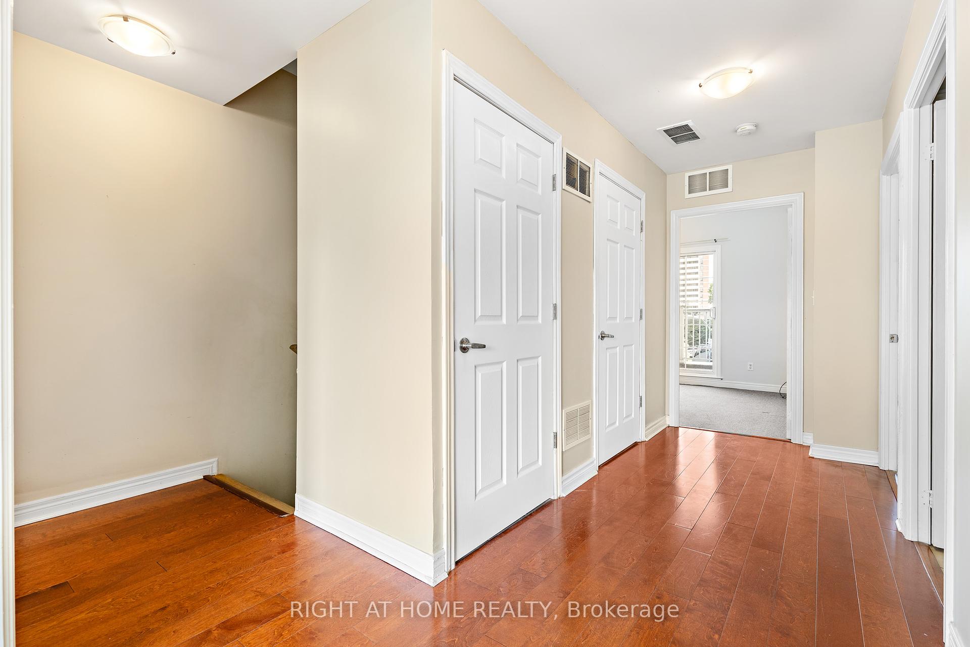 3 Bedrooms Condo at 205 Wellesley, Toronto For sale