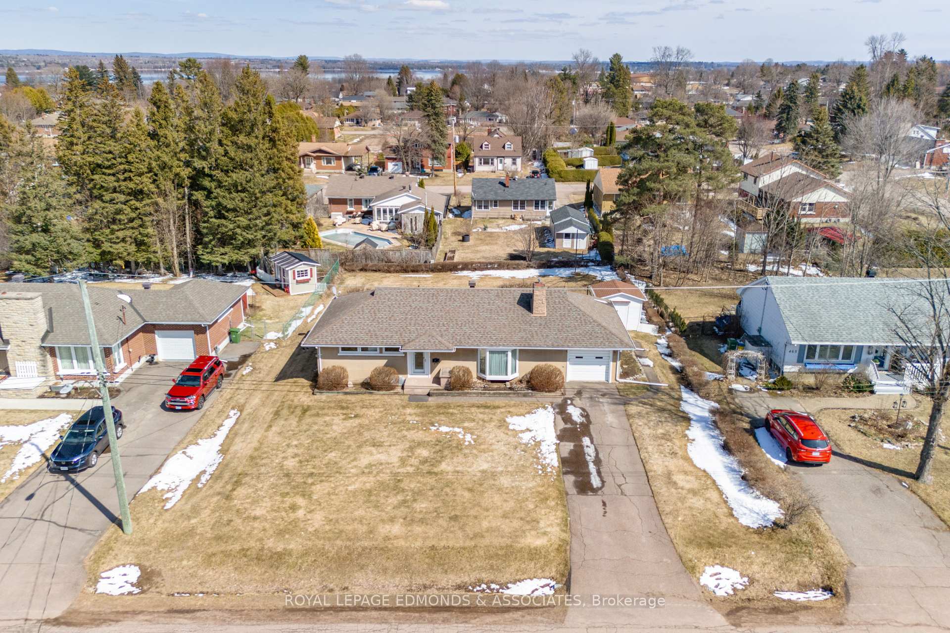 463 Fraser Street, Pembroke, ON K8A 1Y5