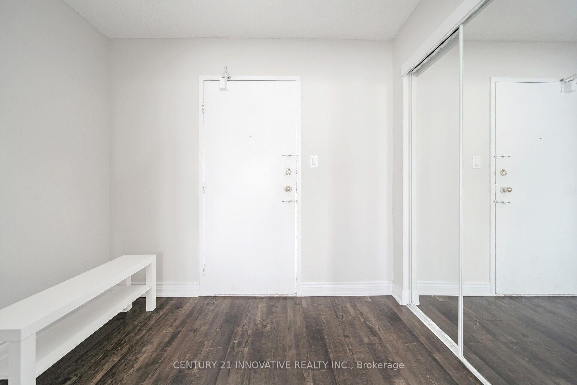 2 Bedrooms Condo at 100 Wingarden, Toronto For sale