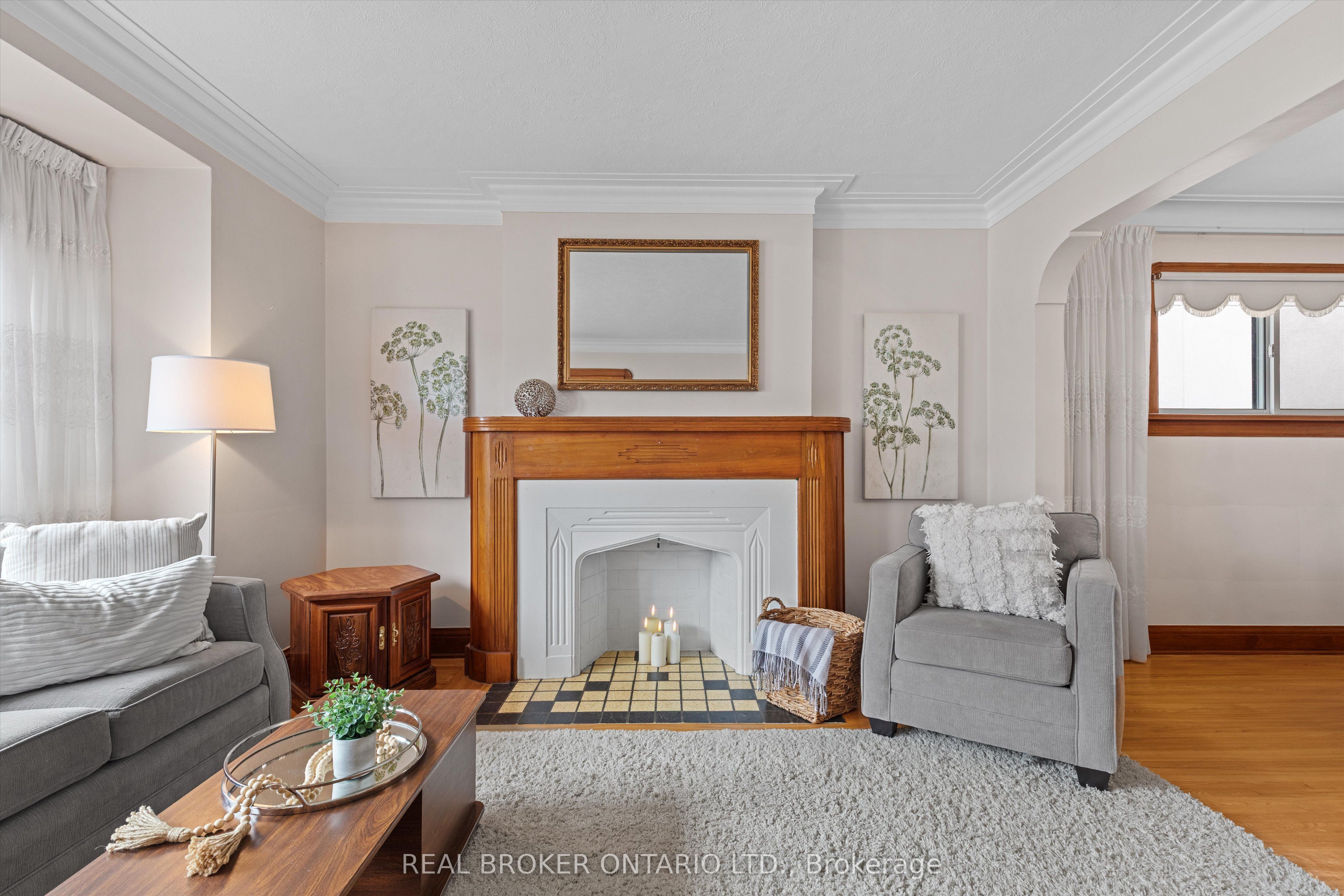 882 Coxwell Avenue